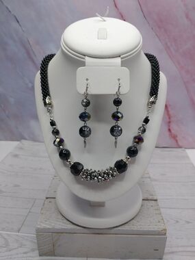 New Hand Crafted Spiral Bead Crochet Chunky Cluster Necklace Set